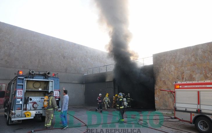Incendio en el subsuelo de la Casa de Gobierno de San Luis: no hubo heridos