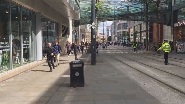 Tras el atentado en el estadio Arenas, evacuan un centro comercial en Manchester