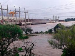 aun hay 30 mil evacuados por las inundaciones en el litoral y en el norte aun hay 30 mil evacuados por las inundaciones en el litoral y en el norte