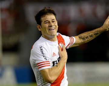 River goleó y se metió en octavos de final