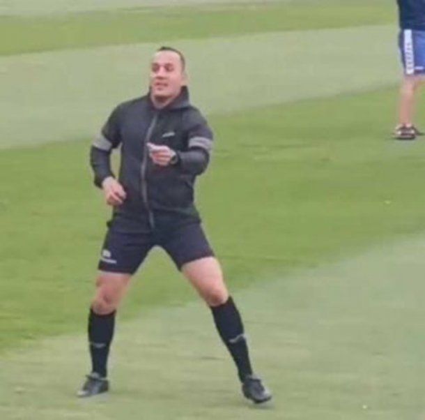 El provocador gesto de Fernando Espinoza a la hinchada de Newells