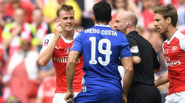 El insulto de Holding a Diego Costa que lo convirtió en ídolo del Arsenal