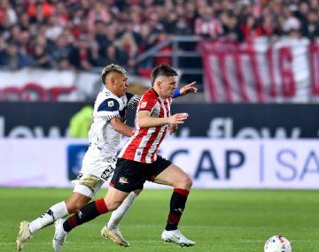 Estudiantes y Gimnasia empataron 1-1 en UNO