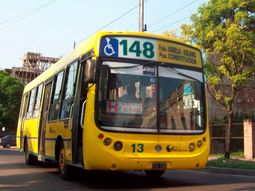 La línea 148 vuelve al verde y amarillo para recuperar la identidad de El Halcón. La línea 148 vuelve al verde y amarillo para recuperar la identidad de El Halcón.