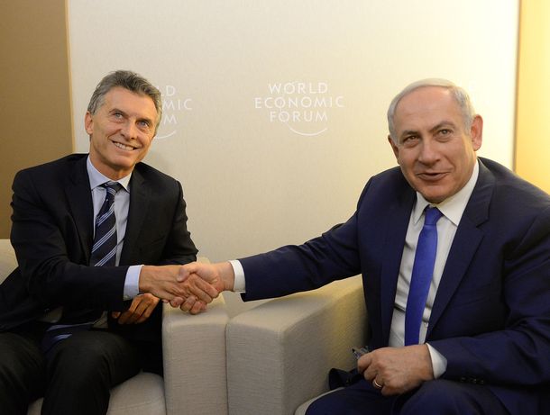 Mauricio Macri junto a Benjamín Netanyahu durante el Foro Económico de Davos.