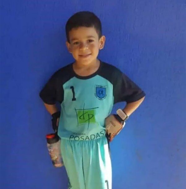 Paraguay: un nene argentino murió aplastado por una rueda de auto durante un rally