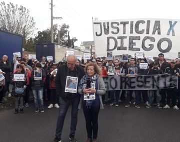 Apartaron a cuatro policías por la muerte de un joven tras una persecución