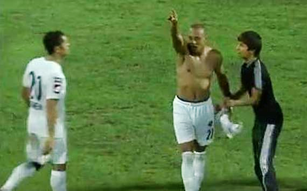 Insólito: hizo un golazo y le robaron la camiseta en el festejo