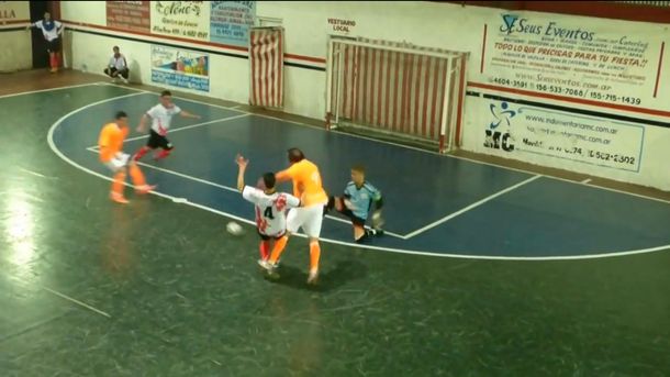 Tras la lesión de Scioli, Karina Rabolini dijo que su esposo es un desastre jugando al fútbol