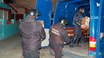 paso bonaerense: 15 mil policias trabajaran para que no haya trampa en los comicios paso bonaerense: 15 mil policias trabajaran para que no haya trampa en los comicios