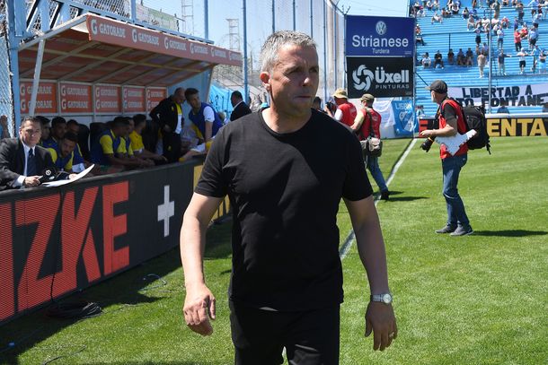 La 8º fecha dejó sin trabajo a un nuevo entrenador: Gustavo Álvarez se fue de Temperley