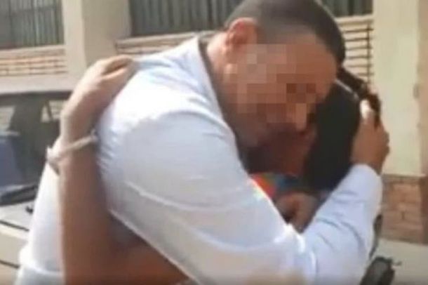Abdal&aacute; se reencontr&oacute; con su hijo despu&eacute;s de a&ntilde;os de b&uacute;squeda. Foto: Ni&ntilde;os Perdidos/ATFALMAFKODA