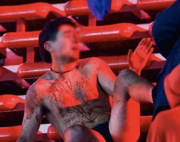 Barras de Independiente molieron a palos a mujeres, grandes y chicos.