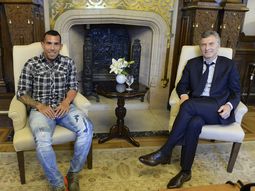 Carlos Tevez y Mauricio Macri Carlos Tevez y Mauricio Macri