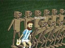 Messi rodeado de compañeros de madera