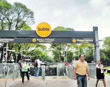 Parque Patricios: hallan a un hombre ahorcado en un poste de luz