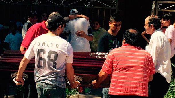 Una hincha de Atlético murió tras recibir un disparo en un colectivo: acusan a la barra de San Martín