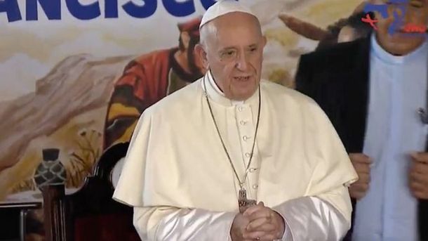 Francisco pidió que se busque una solución justa y pacífica para superar la crisis en Venezuela