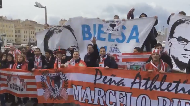 Locos 100%: Hinchas del Bilbao y el Marsella se unieron para cantar por Bielsa