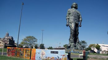Una ONG busca remover la estatua del Che Guevara Una ONG busca remover la estatua del Che Guevara