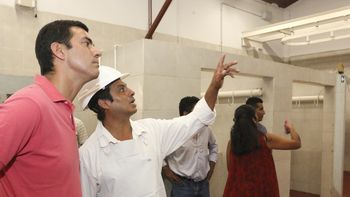 El Gobernador inauguró un matadero y frigorífico en Chicoana a 50 km. de la capital salteña El Gobernador inauguró un matadero y frigorífico en Chicoana a 50 km. de la capital salteña