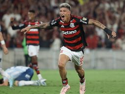 a todo trapo: el efusivo festejo de carrascal en brasil tras ganar la libertadores a todo trapo: el efusivo festejo de carrascal en brasil tras ganar la libertadores