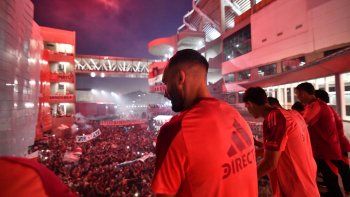 La reacción de Gallardo y los jugadores de River en pleno banderazo