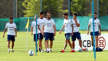 martino repitio el equipo en el entrenamiento martino repitio el equipo en el entrenamiento