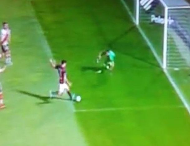 La insólita jugada en la que le anularon un gol a Colón ante River