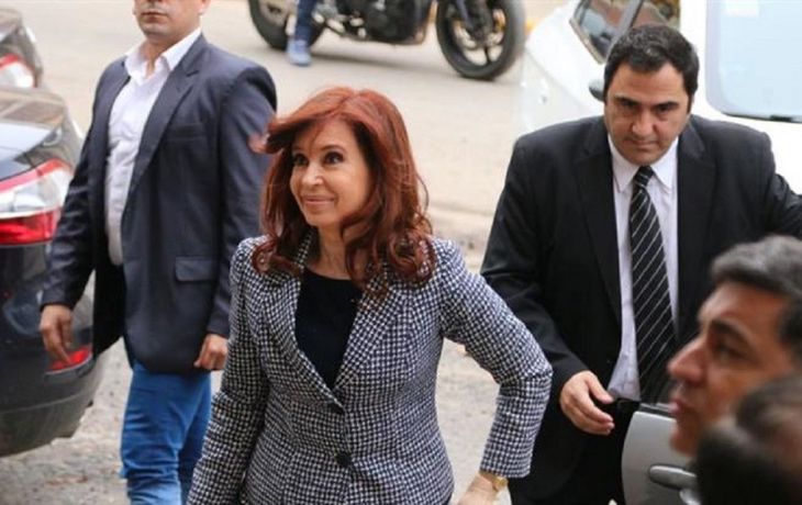 Procesaron a Cristina Kirchner por el uso indebido del avión presidencial