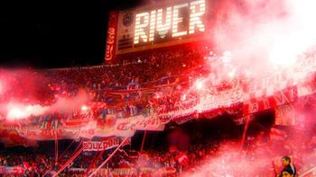 conmebol sanciono el monumental por el uso de bengalas conmebol sanciono el monumental por el uso de bengalas