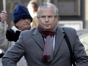 Baltasar Garzón solicitó garantías para que Assange vaya a Suecia
