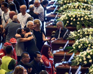 Funeral de las víctimas de la caida del puente