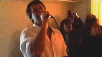 ¿competencia para macri? difunden un video de prat gay cantando en un karaoke ¿competencia para macri? difunden un video de prat gay cantando en un karaoke
