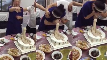 La torta sexual que le regalaron sus compañeros del trabajo por el cumpleaños La torta sexual que le regalaron sus compañeros del trabajo por el cumpleaños