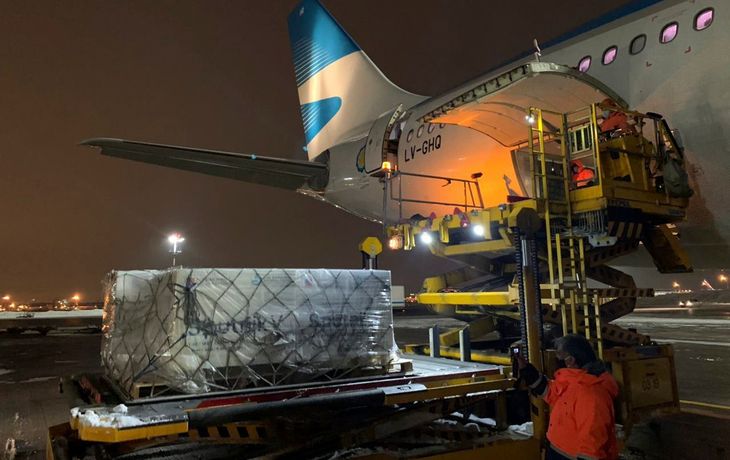 El vuelo desde Rusia traerá 220 mil dosis de la vacuna contra el coronavirus