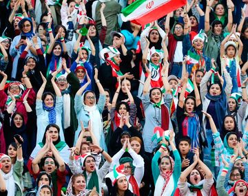 Partido histórico: las mujeres de Irán pudieron ir a la cancha por primera vez