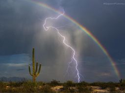 la foto de un rayo y un arcoiris es furor en la web la foto de un rayo y un arcoiris es furor en la web
