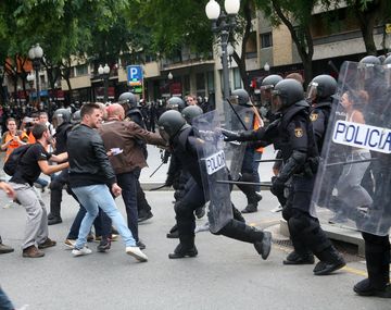 Referéndum en Cataluña: así fue la salvaje represión policial