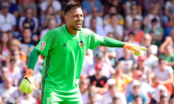 El arquero no ocultó su bronca contra el público en Mestalla