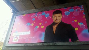 la felicidad de tinelli porque le devolvieron el cartel la felicidad de tinelli porque le devolvieron el cartel