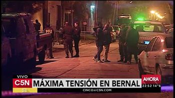 Un ex policía se atrincheró en Bernal Un ex policía se atrincheró en Bernal