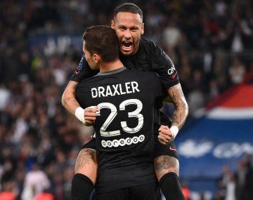 Con Lionel Messi en la tribuna