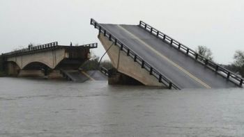 Encontraron al hombre que se cayó por el puente roto de Corrientes Encontraron al hombre que se cayó por el puente roto de Corrientes