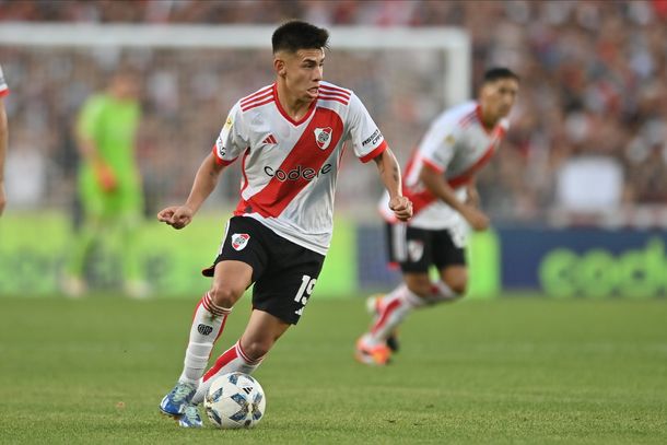 El hermoso gesto del Diablito Echeverri con su mamá tras anotar su primer gol en River