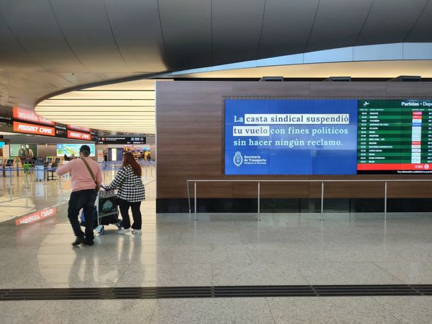 Crisis del turismo: en junio más de 1 millón de argentinos viajaron al exterior, el doble que los arribos