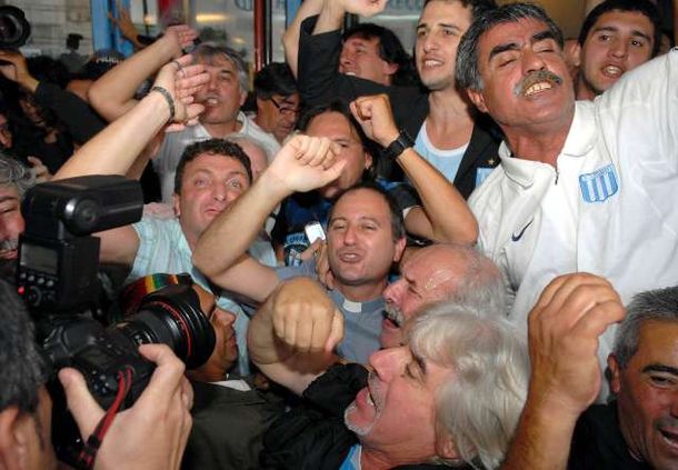 Juan Gabriel Arias cura racing