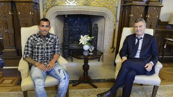 Carlos Tevez y Mauricio Macri Carlos Tevez y Mauricio Macri