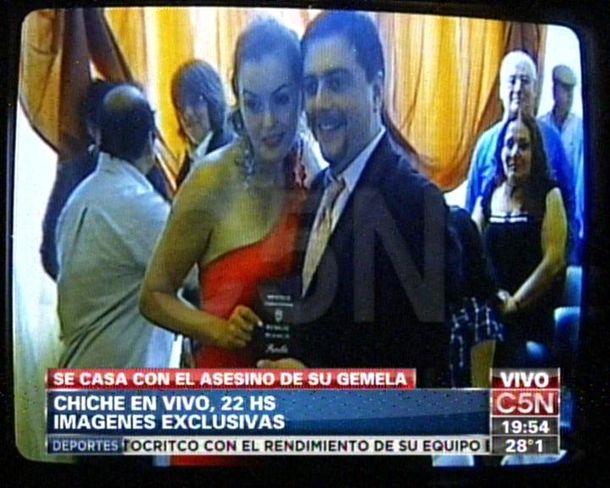 El casamiento de la gemela y el asesino de su hermana, por dentro