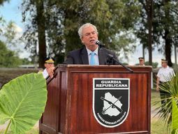 Heber en el acto por el 12° Aniversario de la Guardia Republicana. Heber en el acto por el 12° Aniversario de la Guardia Republicana.